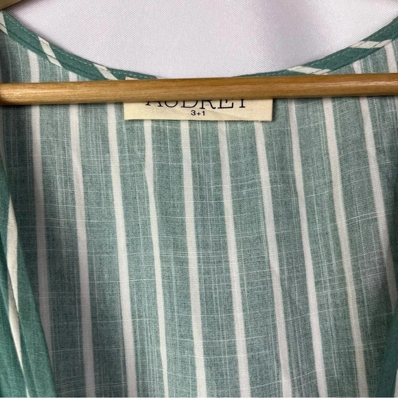 Audrey 3+1 Green Stripe Cut Out Tie Front Ruffle Hem Romper M - Picture 5 of 5